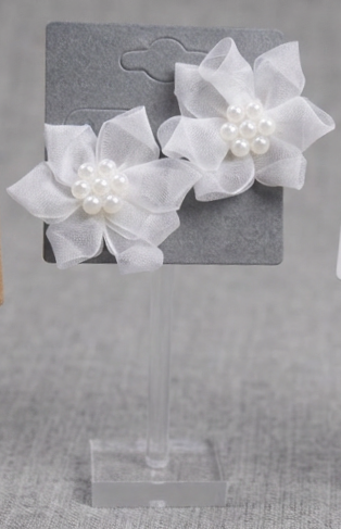 Ear White Lace Flowers