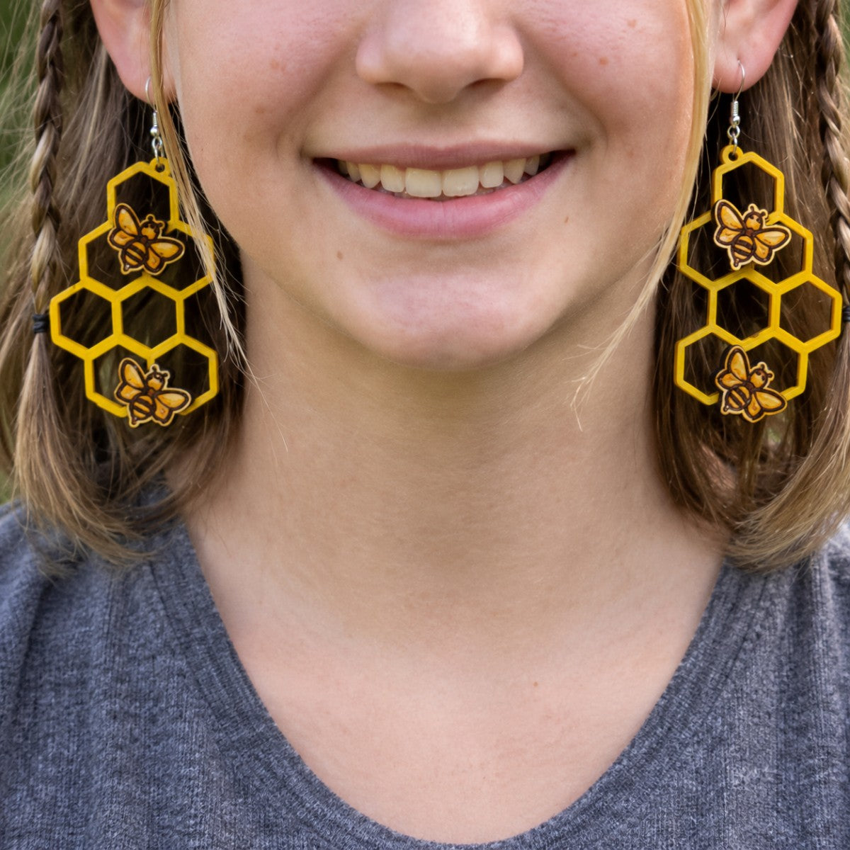 Ear 2 Bee Honeycomb